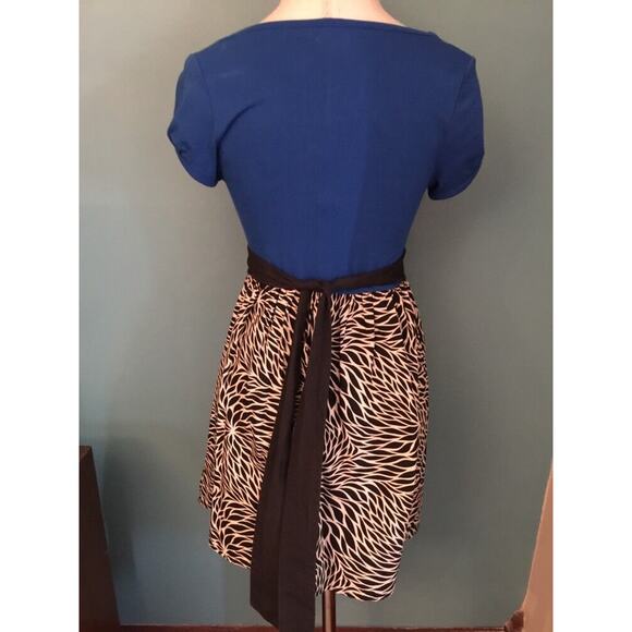 Small Kimchi Blue Urban Outfitters Short Sleeve Dress Junior Women's - Picture 4 of 6